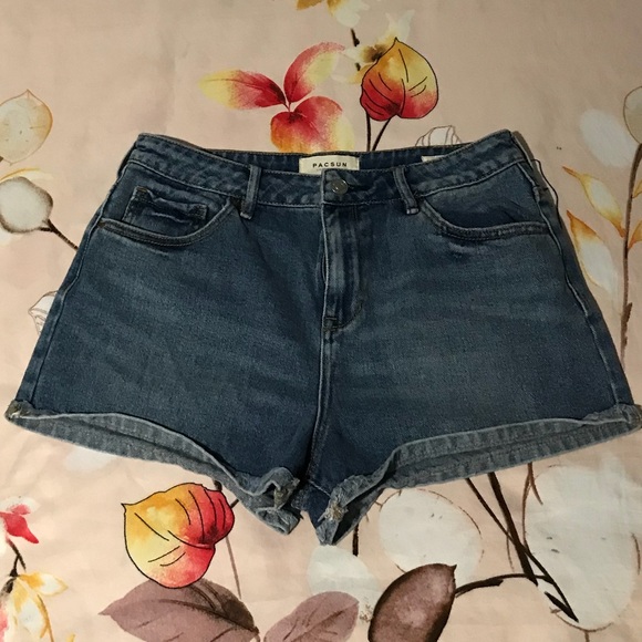 Denim shorts - Picture 4 of 5